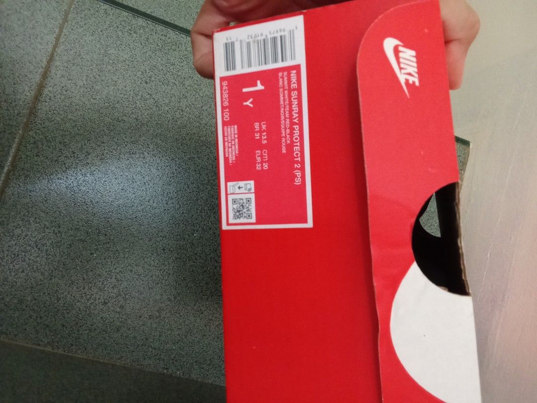 Nike Sunray Protect 2 PS White Black Sandals (Category: Babies & Kids Fashion) located in Milaor. Submitted by gffoncarousel (Listing ID 1465776543, Image 3). Description: - Authentic Nike Sunray Protect 2 sandals for kids - Classic white and black colorway - Closed-toe design with ventilation holes for breathability - Adjustable velcro side and back heel straps for a secure fit - Clean soles with barely any wear - Comes with original Nike shoebo