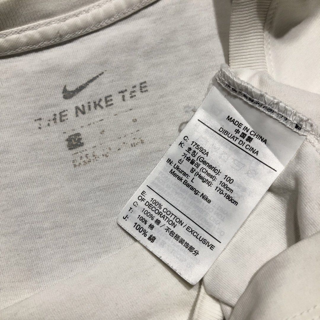 NIKE SWOOSH TEE (Category: Tshirts & Polo Shirts ) located in Dasmarinas. Submitted by corenyxmessy_3rd_account (Listing ID 1465940928, Image 3). Description: width - 20 length - 27.5.