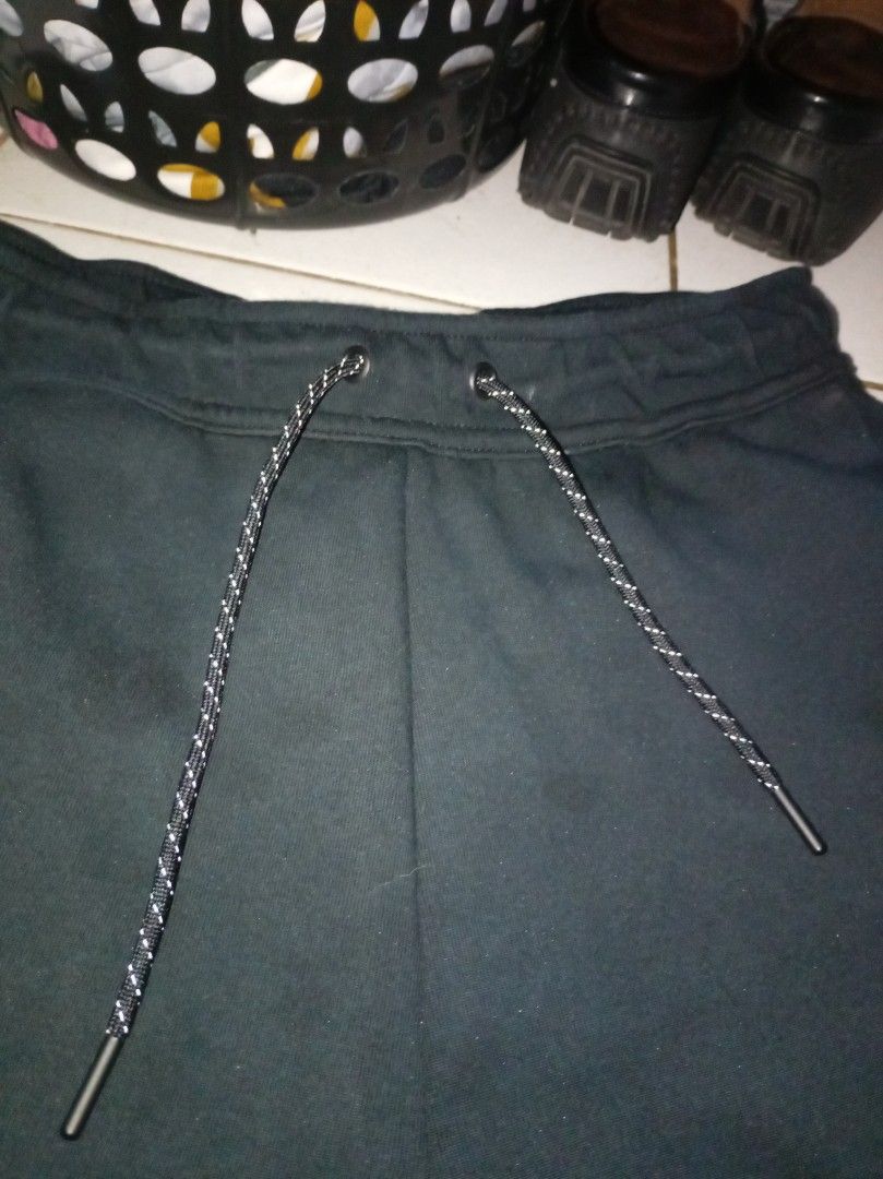 Nike Tech Fleece Black Shorts (Category: Shorts) located in Quezon City. Submitted by fritzyurii (Listing ID 1465873740, Image 3). Description: .