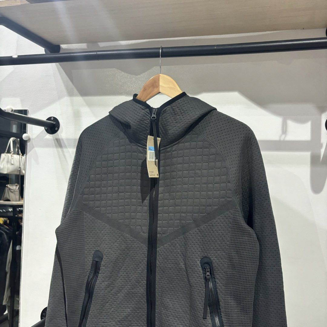 Nike Tech Pack Hoodie (Category: Coats, Jackets and Outerwear) located in Bambang. Submitted by heats777 (Listing ID 1465854949, Image 1). Description: Excellent condition No issue Size: M on tag.