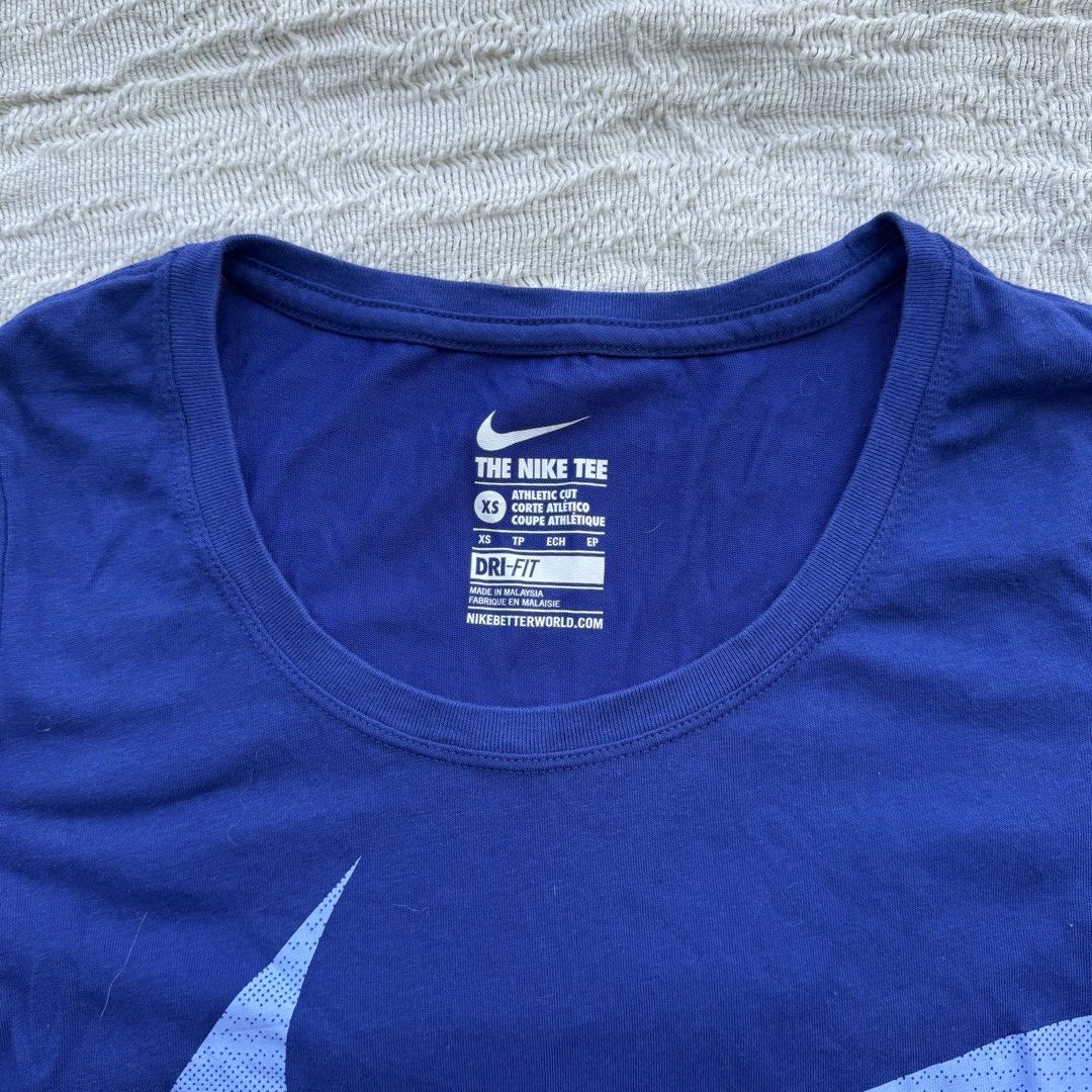 Nike Tee Royal Blue Shirt (Category: Activewear) located in Manila. Submitted by thriftclub.ph (Listing ID 1465782871, Image 2). Description: ▫️Decluttering 🥹 (Too many sportswear) ◻️Fits XS - S ⬜️ Bought but never used .
