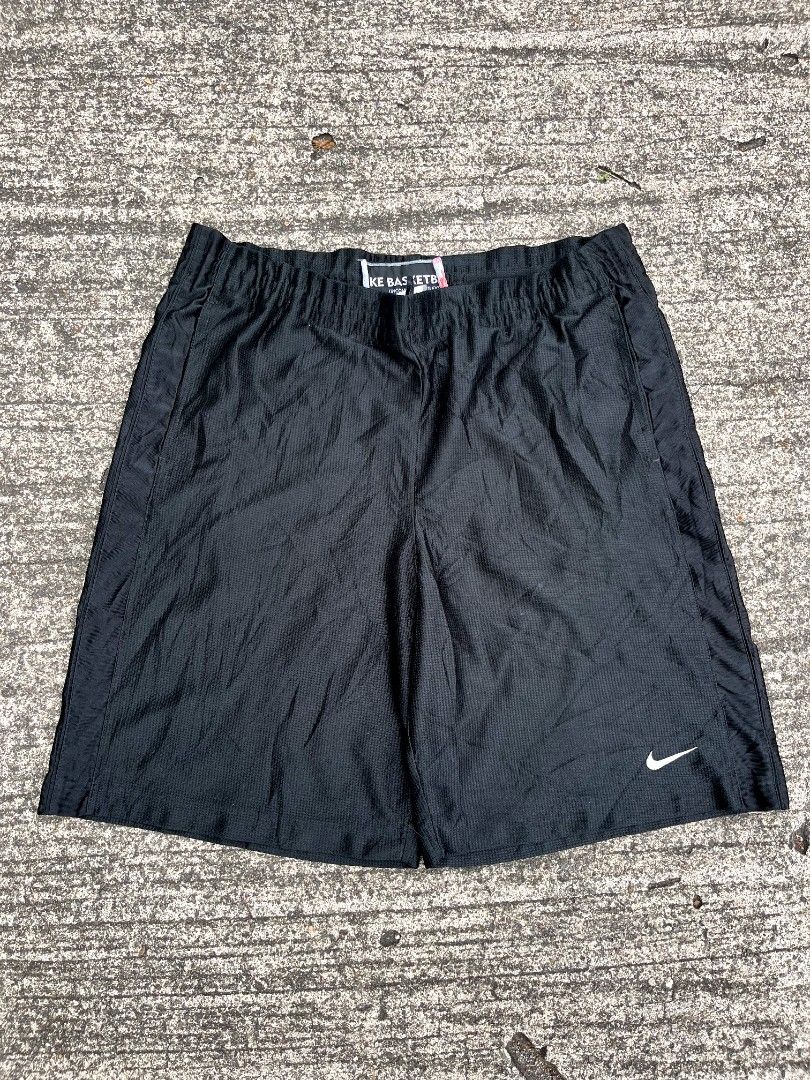 Nike Vintage Baller Short (Category: Shorts) located in Talisay. Submitted by reyteliquido (Listing ID 1465862958, Image 3). Description: Large Length 21 Leg opening 13 Excellent condition Color rate 10/10 Issue loosegart pero may lace scratch sa loob loosestich.
