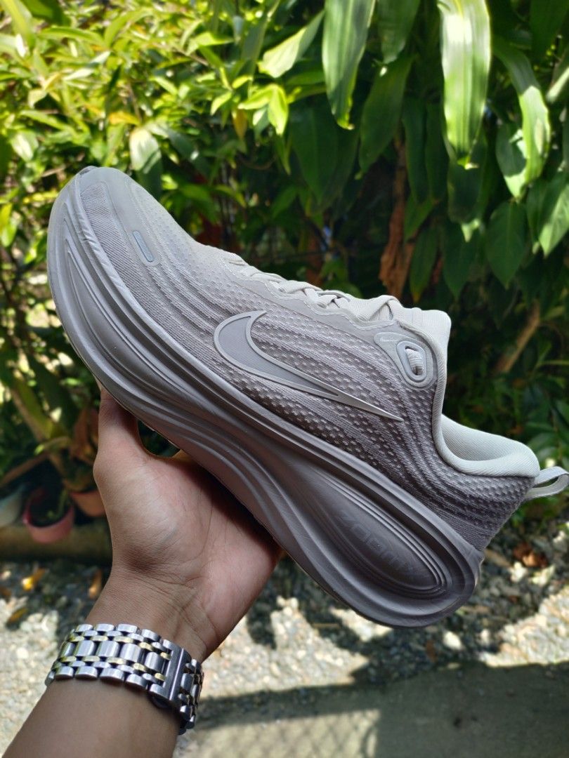 Nike Vomero Plus (Category: Sneakers) located in Malasiqui. Submitted by shoesyourbrand (Listing ID 1465796406, Image 2). Description: FOR SALE USED RUNNING SHOES‼️ 𝗡𝗶𝗸𝗲-𝗔𝗶𝗿 𝗭𝗼𝗼𝗺 𝗩𝗼𝗺𝗲𝗿𝗼 𝗣𝗹𝘂𝘀 '𝗟𝗶𝗴𝗵𝘁 𝗕𝗼𝗻𝗲'(AUTHENTIC/ORIGINAL) SIZE: US 10.5 MENS | EUR 44.5 | 28.5CM EXCELLENT CONDITION | GOOD AS NEW PRICE: ₱𝟰,𝟰𝟵𝟵 FREE SHIPPING 🚛 PAYMENT FIRST BASIS MODE OF PAYMENT: GCASH, BANK TRANSFER COURIER SERVICE: J&T EXPRESS |