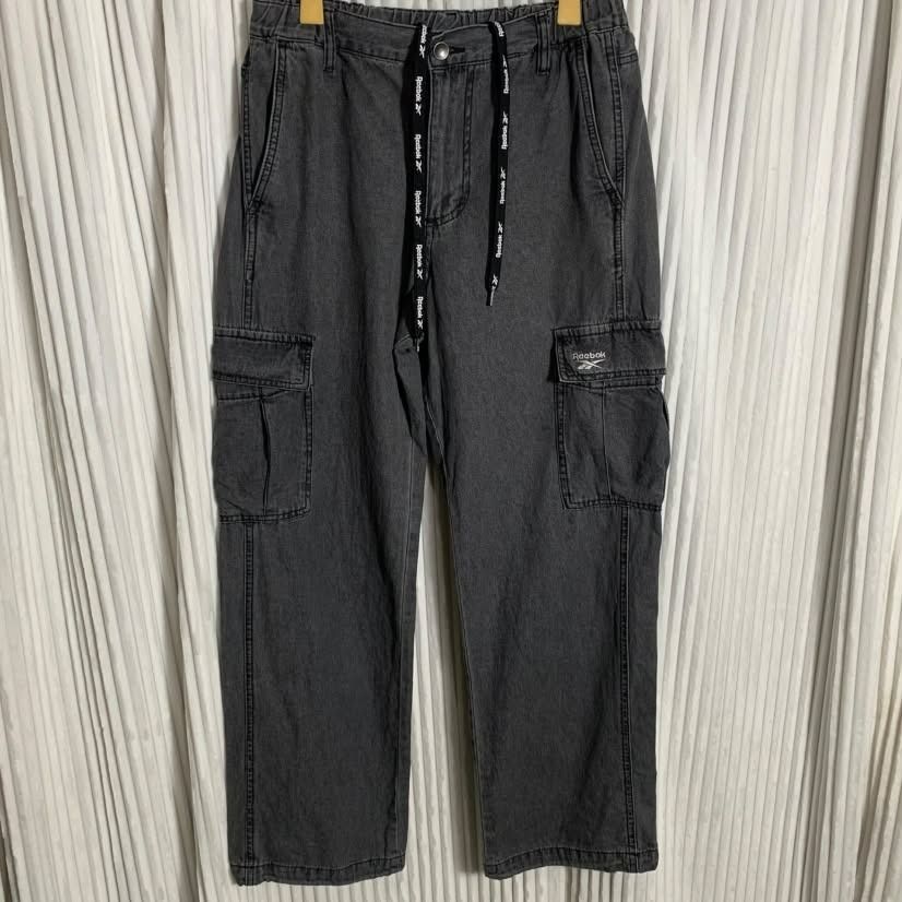 NP253-REEBOK MEN'S COTTON CARGO PANTS (Category: Jeans) located in Bauang. Submitted by summercollectionfc (Listing ID 1465925837, Image 1). Description: ❗️𝘼𝙡𝙡 𝙙𝙚𝙩𝙖𝙞𝙡𝙨 𝙥𝙤𝙨𝙩𝙚𝙙❗️ ✨𝗥𝗘𝗘𝗕𝟬𝗞 𝗠𝗘𝗡'𝗦 𝗖𝗢𝗧𝗧𝗢𝗡 𝗖𝗔𝗥𝗚𝗢 𝗣𝗔𝗡𝗧𝗦✨ ᴄᴏᴅᴇ: ɴᴘ-253 𝐏𝐫𝐢𝐜𝐞: 𝟒𝟖𝟖+ 𝐒𝐅 𝐨𝐧𝐥𝐲 ▪️ MEDIUM ▪️ Good as New ▪️ No issues ▪️ W 30-34" x L 40" via tape ▪️ DARK GRAY 📍Location: LA UNION (New updated location) 📩DM for faster transactio