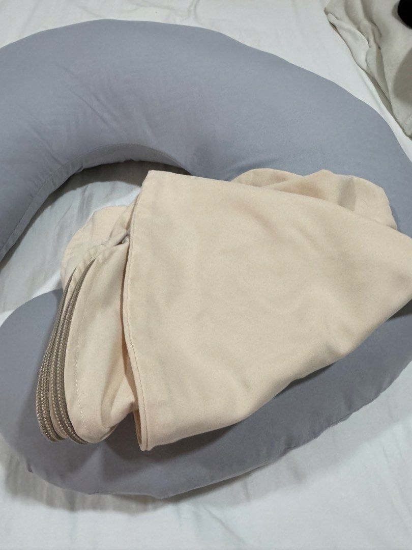 Nursing Pillow (Category: Breastfeeding & Bottle Feeding) located in Manila. Submitted by busybee1903 (Listing ID 1465855511, Image 2). Description: Barely used Will include free pillowcase RFS: Child doesn’t breastfeed anymore .