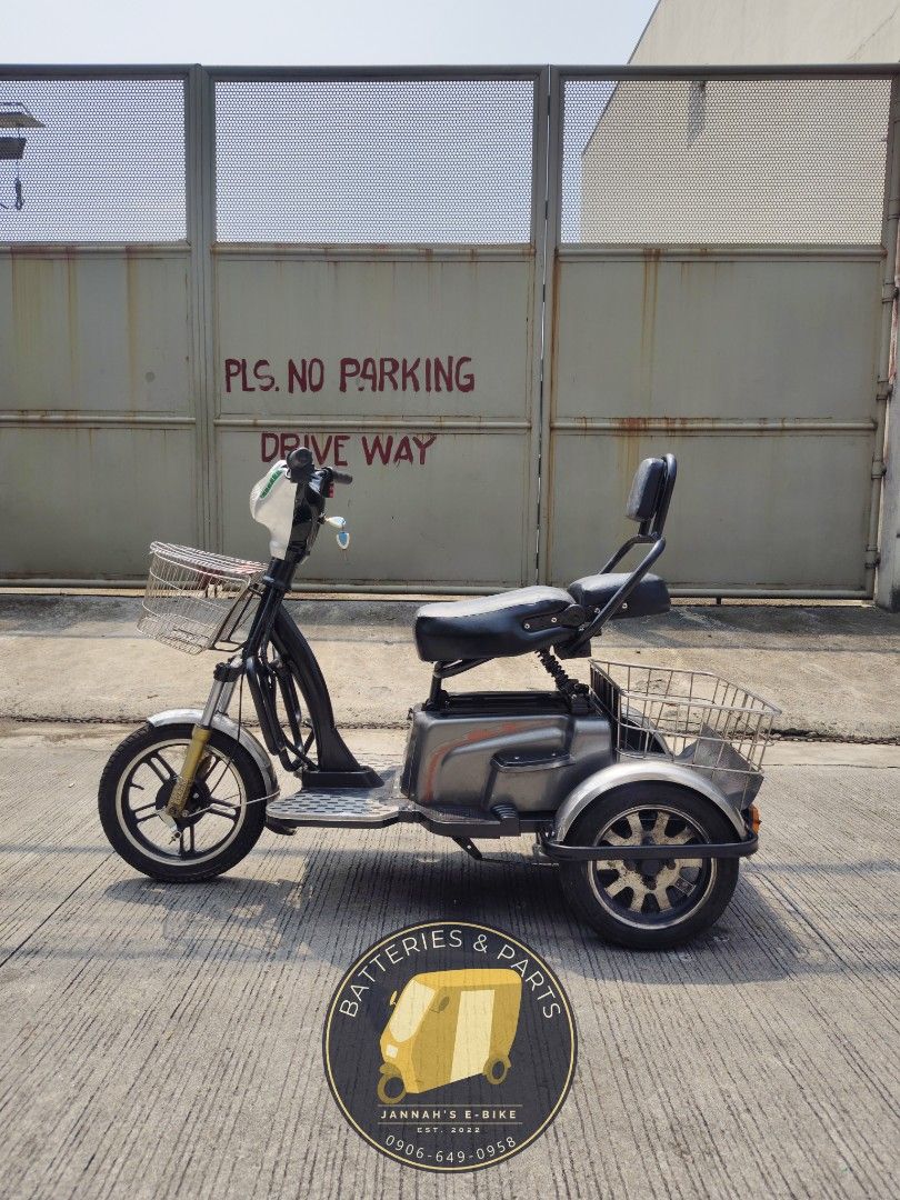 Nwow Small Erv (Silver) (Category: Motorbikes for Sale) located in Manila. Submitted by jonhidalgo777 (Listing ID 1465824063, Image 2). Description: FOR SALE!!! NWOW Small Erv (Silver) ✅Complete Papers ✅Cash Purchased w/Receipt ✅48v25ah Good Battery (Tianneng Brand) ✅Upgraded Controller OBITE 500watts 💪🏾 ✅Brand New Charger ✅Brand New Throttle (Pair) ✅Brand New Tail Light (Left&Right) ✅Brand New LED Headlight ✅Brand New Panel ✅Brand New Front Dr