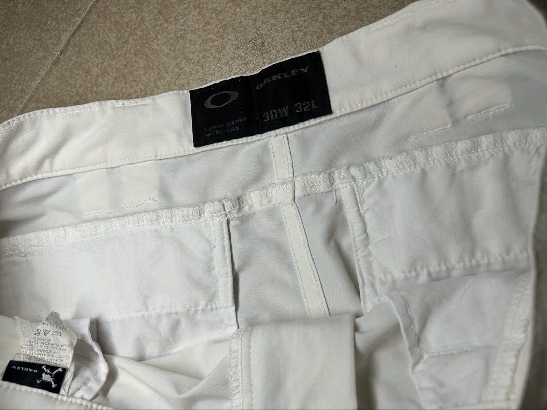 Oakley Take Pro Pant (Category: Trousers) located in Manila. Submitted by zerowasteco. (Listing ID 1465906726, Image 3). Description: -As new condition -White na white pa pogi neto sa personal -Dimes:Length 40 Waistline 32 -No issue -Still Negotible Dm for more info!.