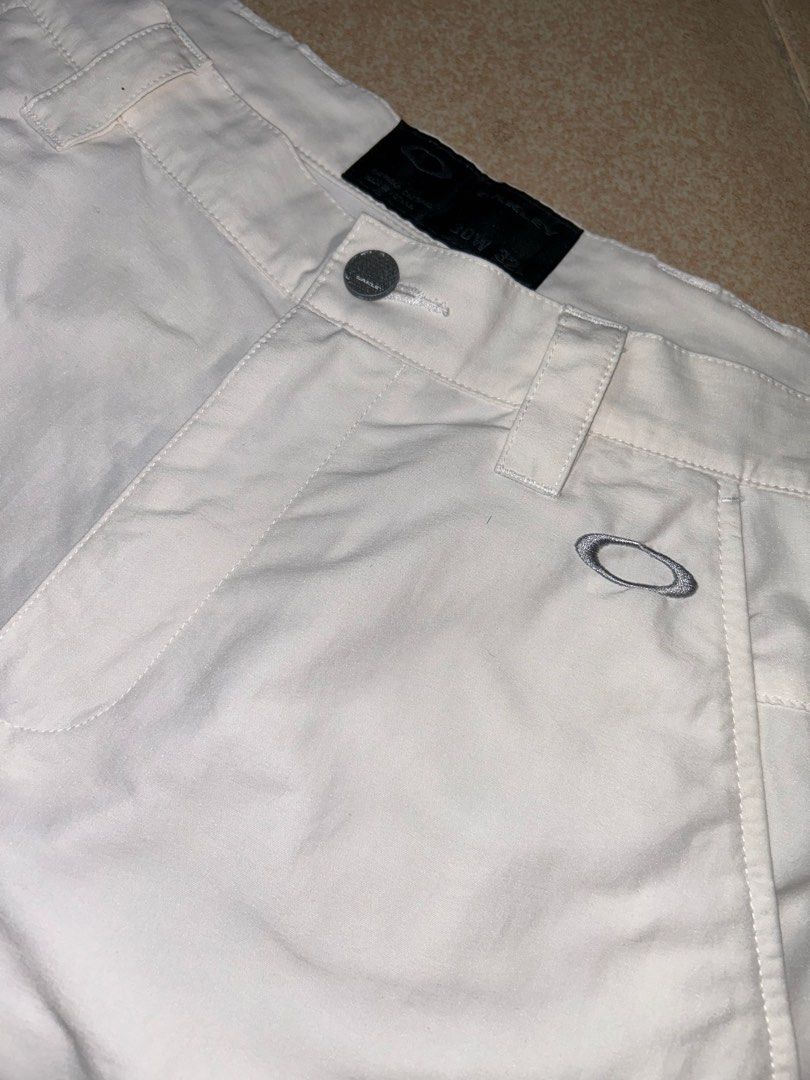 Oakley Take Pro Pant (Category: Trousers) located in Manila. Submitted by zerowasteco. (Listing ID 1465906726, Image 2). Description: -As new condition -White na white pa pogi neto sa personal -Dimes:Length 40 Waistline 32 -No issue -Still Negotible Dm for more info!.