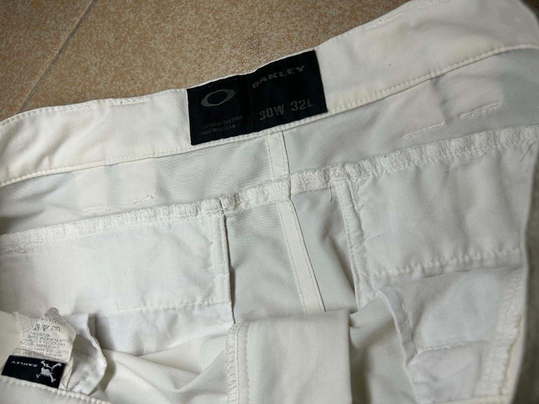 Oakley Take Pro Pants (Category: Trousers) located in Manila. Submitted by zerowastethriftco. (Listing ID 1465935493, Image 3). Description: -As New Condition -10/10 Color Rate sa white -No Issue -Dimes L40xWL32.
