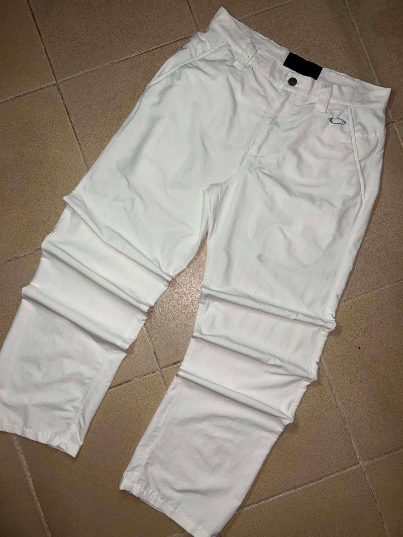 Oakley Take Pro Pants (Category: Trousers) located in Manila. Submitted by zerowastethriftco. (Listing ID 1465935493, Image 1). Description: -As New Condition -10/10 Color Rate sa white -No Issue -Dimes L40xWL32.