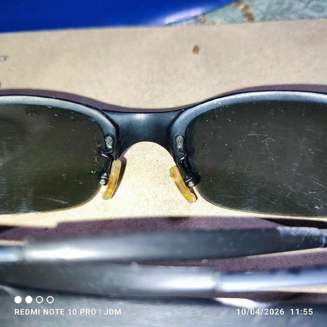 Oakley Xmetal series (Category: Sunglasses & Eyewear) located in Antipolo. Submitted by klashnikov (Listing ID 1465789423, Image 3). Description: Padala lang sakin, mas ginagamit ko yung rayban, kaya nakatago lang sa cabinet,made of Alloy pang porma nyo,made in USA, don't know the exact mdl ,selling as genuine/off since im not into Oakley's Condition:Very good Honest issue:used/faded polarized lens (papalitan nyo na lang) Payment option:Bank tran