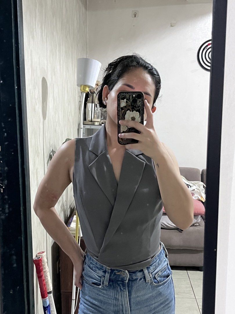 Office Outfit (Category: Blouses) located in Makati City. Submitted by secondhandstories07 (Listing ID 1465800617, Image 1). Description: Color: Gray Size: S to M Gray Office Collared Tie-Front Sleeveless Shirt, Basic Urban Commute Style Minimalist Business Casual Can be worn in an office or can also be for a casual wear .