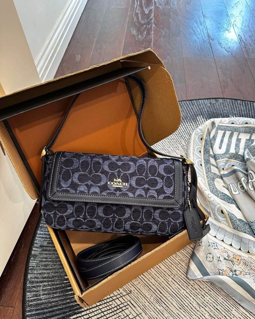 OG Coach Bags (Category: Shoulder Bags) located in Mandaluyong City. Submitted by modamuseph (Listing ID 1465939886, Image 1). Description: OG COACH BAG from outlet in Thailand.