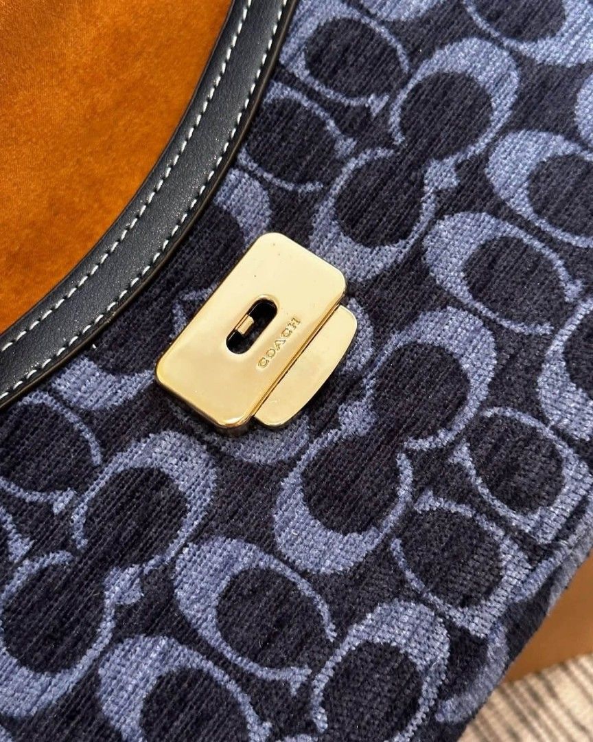 OG Coach Bags (Category: Shoulder Bags) located in Mandaluyong City. Submitted by modamuseph (Listing ID 1465939886, Image 2). Description: OG COACH BAG from outlet in Thailand.