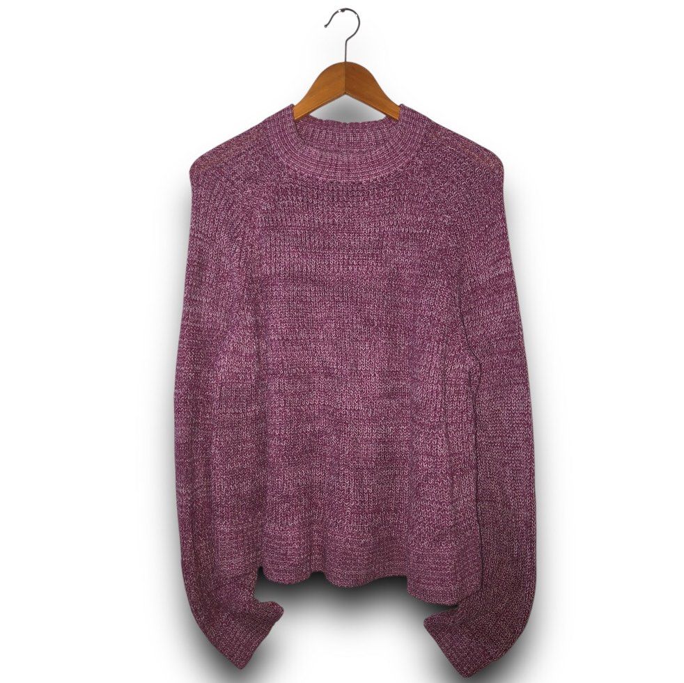Old Navy Knitted (Category: Formal Shirts) located in Puerto Princesa. Submitted by vanjagmis (Listing ID 1465847135, Image 1). Description: Old Navy Knitted ♻️SIZE: Medium/Large ♻️CONDITION: Excellent ♻️ISSUE: None 💸MINE: 200 Only🏷️ 🚨No return and exchange. 🚨Check all the details and pics before purchasing the item. 🚨Color may vary due to lighting. 🚨Manage your expectations since all items are thrifted. 🚨All items are already washed,and r