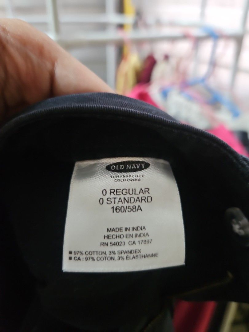 Old Navy Pixie Shorts Black Size 0 Regular (Category: Shorts) located in Calamba. Submitted by handpickedbynetty (Listing ID 1465829834, Image 3). Description: - Brand: Old Navy - Style: Pixie shorts - Color: Classic Black - Size: 0 Regular Standard Fit (160/58A) - Material: 97% cotton, 3% spandex (with slight stretch) - Closure: Zip fly with hook and bar - Condition: Excellent, clean design perfect for casual wear or blouses.