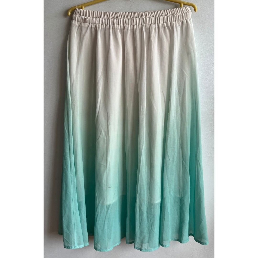 Ombre Sheer Maxi Skirt flowy (Category: Skirts) located in Quezon City. Submitted by all_items_50_each (Listing ID 1465859463, Image 3). Description: Ombre Sheer Skirt Chiffon-like, with lining Fits 24-40" *tiny dirt/stain Measurements posted for reference Midi - maxi length (depends on height) 💲ALL ITEMS 50 💰MOP: GCASH ➕Add shipping fee ❌NO rush shipping, meet up, haggling ✔️for rush, use grab/lalamove 🚫NO return, refund, exchange ⚠️Please ma