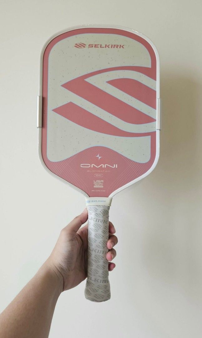 Omni Selkirk Pickleball Paddle (Category: Racket and Ball Sports) located in Cebu City. Submitted by konix91 (Listing ID 1465799201, Image 3). Description: RFS: need funds LOC: Greenfield, Mandaluyong.