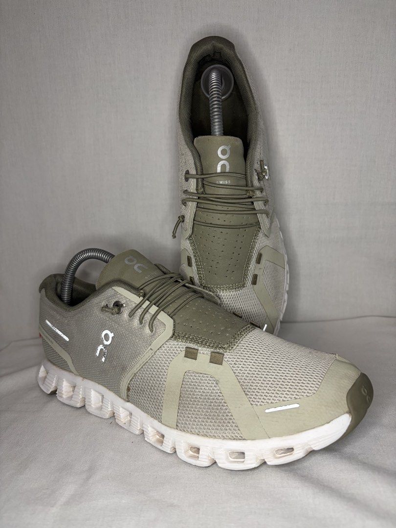 On Cloud 5 (Category: Sneakers) located in Cainta. Submitted by natesar1021822 (Listing ID 1465943035, Image 2). Description: Just needs cleaning.