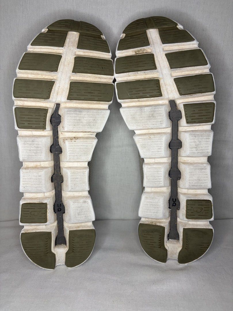 On Cloud 5 (Category: Sneakers) located in Cainta. Submitted by natesar1021822 (Listing ID 1465943035, Image 3). Description: Just needs cleaning.