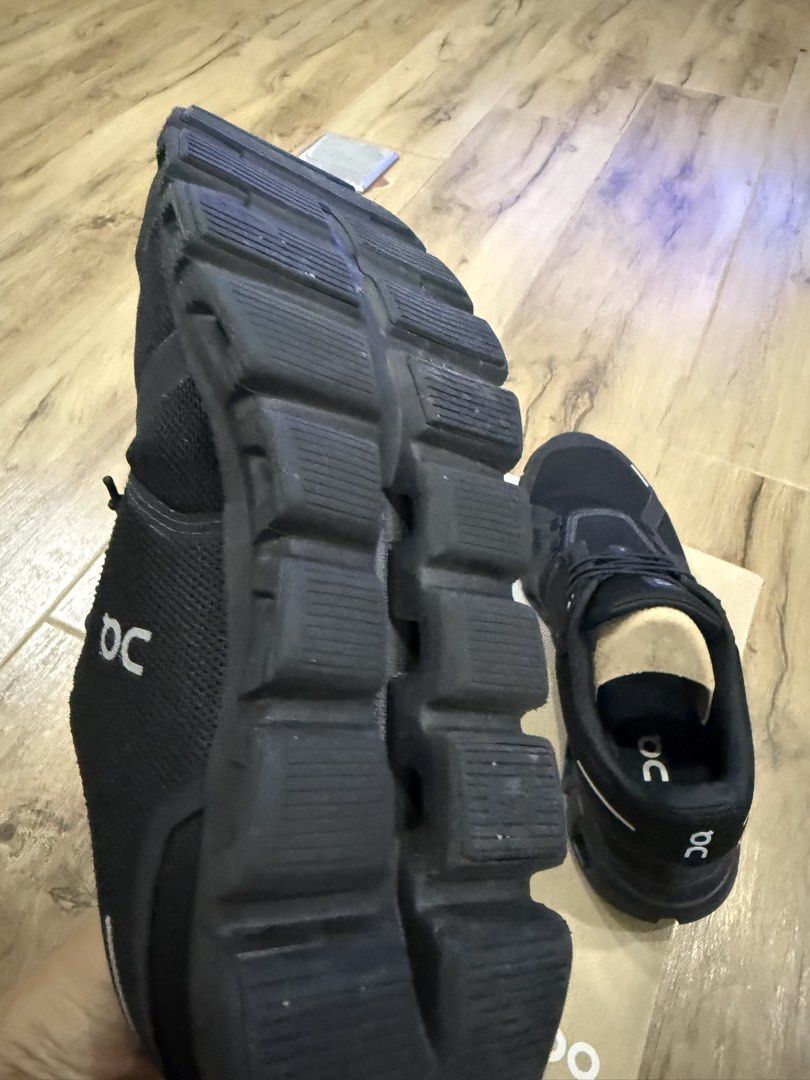 On Cloud Rubber Shoes (Category: Sneakers) located in Tagaytay City. Submitted by prelovedbytmj (Listing ID 1465887611, Image 3). Description: On Cloud Rubber Shoes. Color Black. Size 8.5 Paki check na lang po box. Nothing to explain.