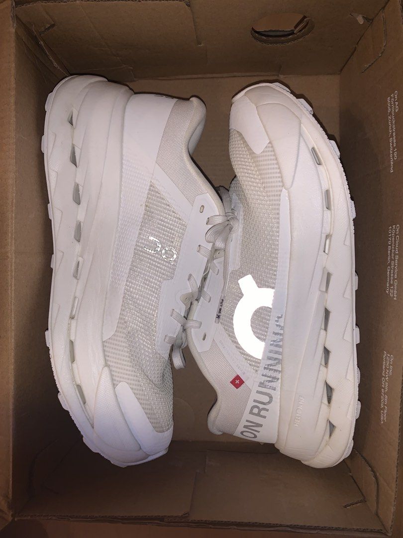 On Cloudultra 3 Running Shoes White Size US M7 (Category: Sneakers) located in Manila. Submitted by purehorse_080ced (Listing ID 1465910287, Image 2). Description: - Brand: On Running - Model: Cloudultra 3 - Color: All-White - Size: Men's US 7 / UK 6.5 / EU 40 - Features: Breathable mesh upper, Helion superfoam, and CloudTec cushioning for long-distance comfort. - Details: Swiss engineering branding on the tongue and side. - Condition: Clean, zer