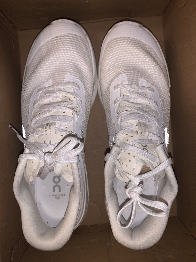 On Cloudultra 3 Running Shoes White Size US M7 (Category: Sneakers) located in Manila. Submitted by purehorse_080ced (Listing ID 1465910287, Image 3). Description: - Brand: On Running - Model: Cloudultra 3 - Color: All-White - Size: Men's US 7 / UK 6.5 / EU 40 - Features: Breathable mesh upper, Helion superfoam, and CloudTec cushioning for long-distance comfort. - Details: Swiss engineering branding on the tongue and side. - Condition: Clean, zer