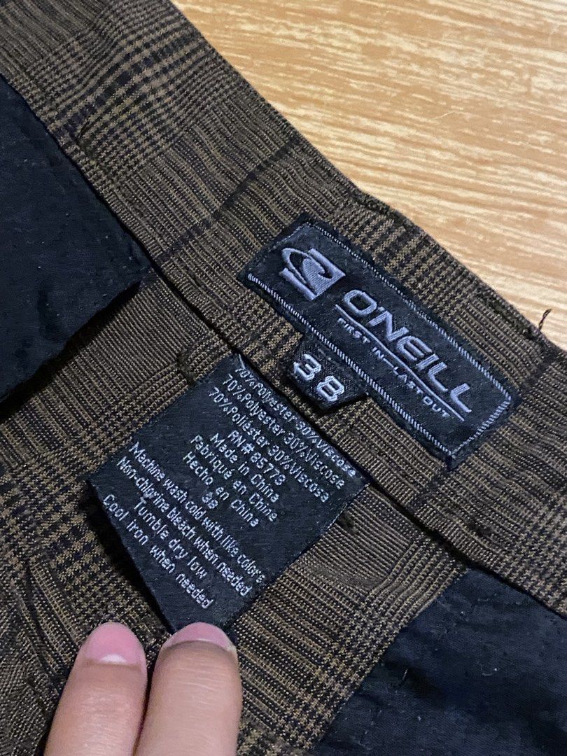 O’Neill Plaid Pants (Category: Shorts) located in Manila. Submitted by happy_stanleyttt (Listing ID 1465803105, Image 3). Description: Size - 38 (on tags) Authentic O’Neill Surfing pants Daily wear .