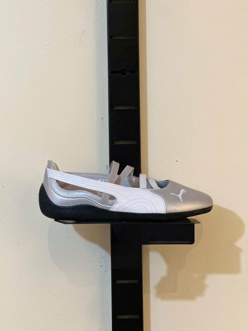 Onhand Puma Ballets Women size (Category: Sneakers) located in Quezon City. Submitted by creamymatchaaaaonlyyyy (Listing ID 1465933577, Image 1). Description: -Unauthorized Authentic -Quezon City, Pasong Tamo -With box brandnew -Women size 36-40 Men 41-45 -Mop :maribank gcash bdo , half is accepted if lalamove or cod w dp at least to avoid any cancellations. -no exchange/return -J&T Lalamove LBC.