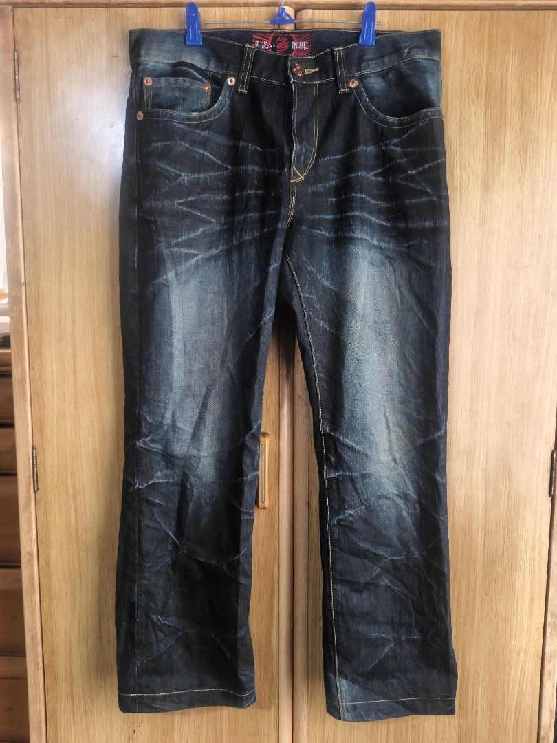 Oni Arai Denim Pants (Category: Jeans) located in Davao. Submitted by affordathriftph_ (Listing ID 1465764520, Image 2). Description: Almost like new, no issue Pwede sa maarte at maselan Size 32 Length 39.5" DM interested buyer only, thank you.