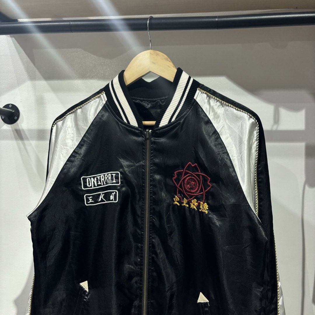 Oniarai Sukujan Reversible Jacket (Category: Coats, Jackets and Outerwear) located in Bambang. Submitted by heats777 (Listing ID 1465902661, Image 1). Description: Excellent condition No issue Size: Medium on tag can fit to L-Semi XL.