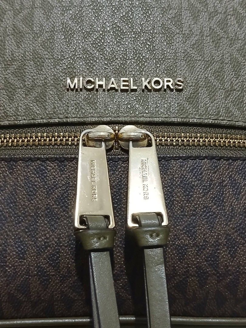 ORIG MICHAEL KORS BACKPACK🔥❤️ grabe sa ganda neto😍😍 (Category: Activewear) located in Manila. Submitted by jecelstylebags (Listing ID 1465915294, Image 2). Description: ORIG MICHAEL KORS BACKPACK🔥❤️ grabe sa ganda neto😍😍.