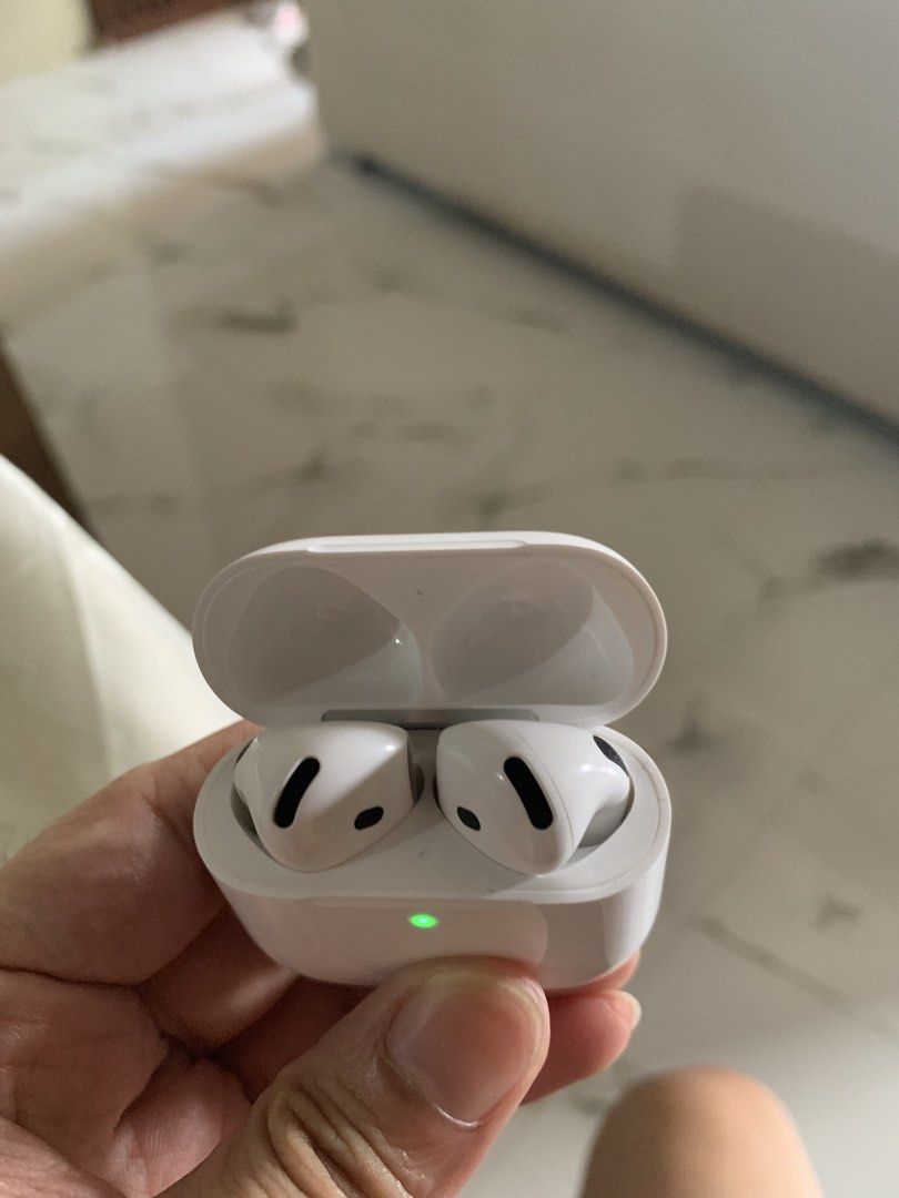 Original Apple Airpods 4 (Non ANC) (Category: Earphones) located in Makati City. Submitted by john15.5 (Listing ID 1465785202, Image 2). Description: Try Secondhand Original Apple Airpods 4 (Non ANC) for only Php 5900 -100% Original -Free Usb C cable -Free Silicon Case -Smoothness 96% Front & 97% Back -Good battery life -Matagal Malowbat, Mabilis magcharge -Good quality -Crisp Button -Actual Photo -Ready to use -No Box -No swap -Free Shipping via