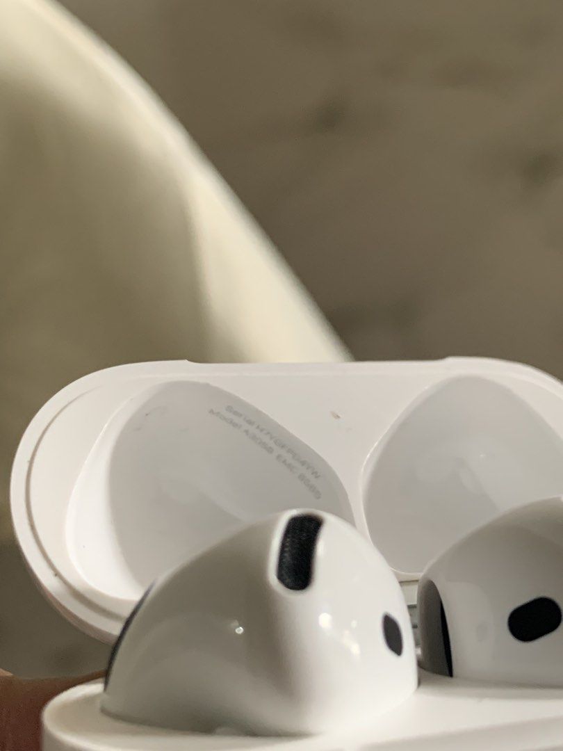 Original Apple Airpods 4 (Non ANC) (Category: Earphones) located in Makati City. Submitted by john15.5 (Listing ID 1465785202, Image 3). Description: Try Secondhand Original Apple Airpods 4 (Non ANC) for only Php 5900 -100% Original -Free Usb C cable -Free Silicon Case -Smoothness 96% Front & 97% Back -Good battery life -Matagal Malowbat, Mabilis magcharge -Good quality -Crisp Button -Actual Photo -Ready to use -No Box -No swap -Free Shipping via