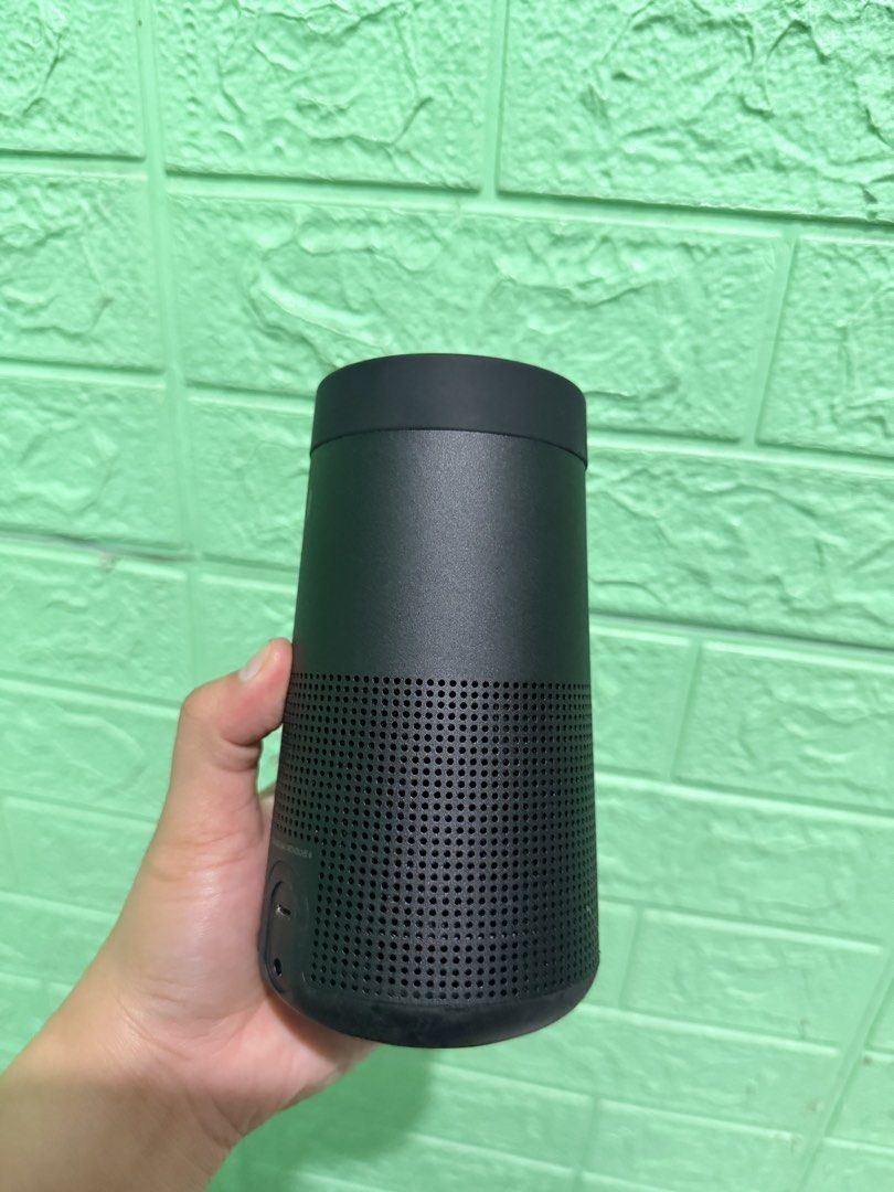 Original Bose SoundLink Revolve II Bluetooth Speaker (Category: Soundbars, Speakers & Amplifiers) located in Manila. Submitted by _declutterprelovezz (Listing ID 1465914900, Image 2). Description: Original Bose SoundLink Revolve II Bluetooth Speaker super ganda ng tunog may bass.