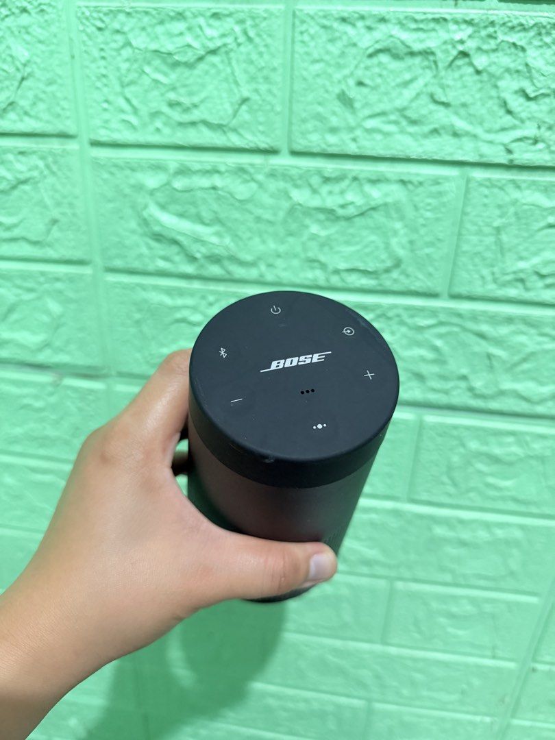 Original Bose SoundLink Revolve II Bluetooth Speaker (Category: Soundbars, Speakers & Amplifiers) located in Manila. Submitted by _declutterprelovezz (Listing ID 1465914900, Image 1). Description: Original Bose SoundLink Revolve II Bluetooth Speaker super ganda ng tunog may bass.