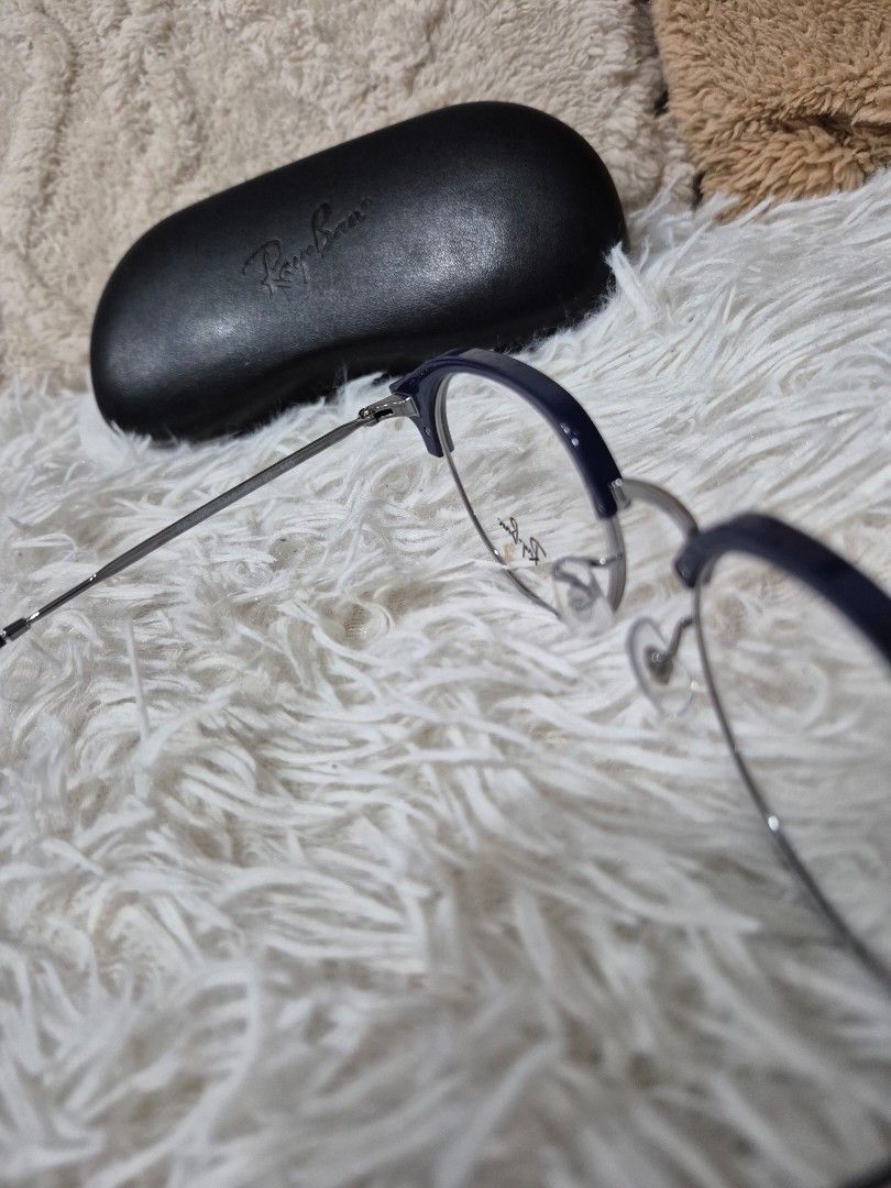 Original Rayban Cubmaster Eyewear (Category: Sunglasses & Eyewear) located in Cavite. Submitted by chaellebrandsluxe (Listing ID 1465177333, Image 2). Description: what you see is what you get.