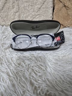 (Category: ) located in . Submitted by chaellebrandsluxe (Listing ID 1465177333, Image 1). Description: .