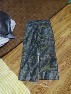 (Category: ) located in . Submitted by thriftnimey03 (Listing ID 1465902242, Image 1). Description: .