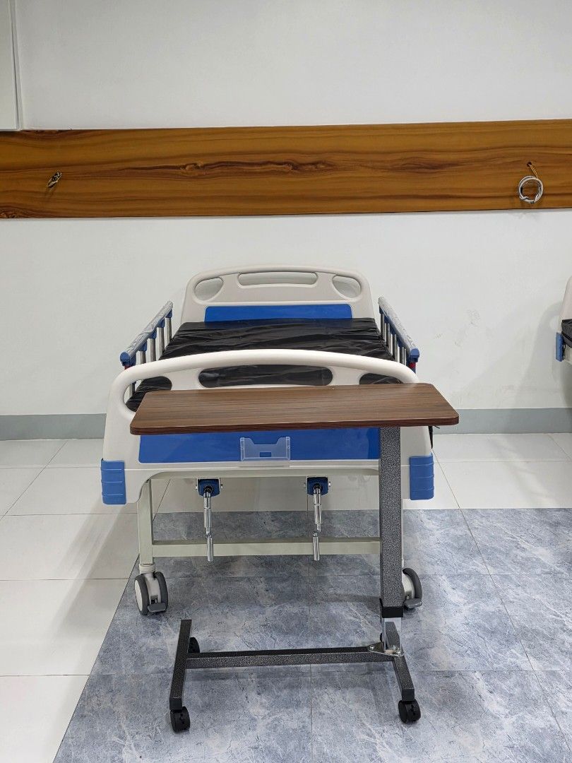 Overbed Table (Category: Medical Supplies & Tools) located in Quezon City. Submitted by judaimedonlineshop23 (Listing ID 1465903643, Image 1). Description: BRANDNEW COD.