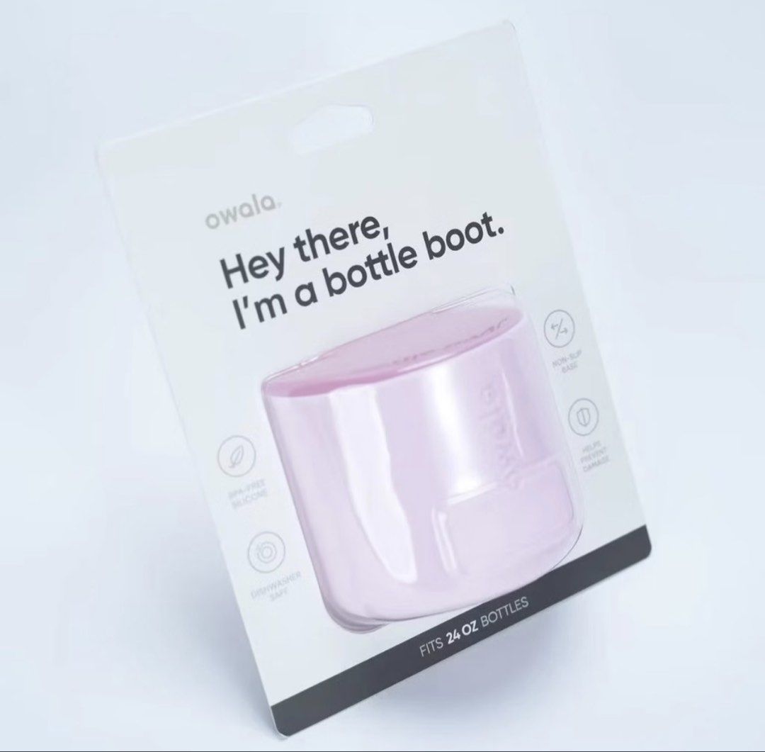 Owala Silicone Bottle Boot 32oz Pink (Category: Water Bottles & Tumblers) located in San Juan City. Submitted by catrina805 (Listing ID 1465929521, Image 1). Description: - Color: Pink - Compatibility: Fits 32oz Owala bottles - Protection: Prevents dents and scratches - Feature: Non-slip base design - Material: BPA-free and dishwasher safe - Condition: Brand new, still in original unopened packaging.