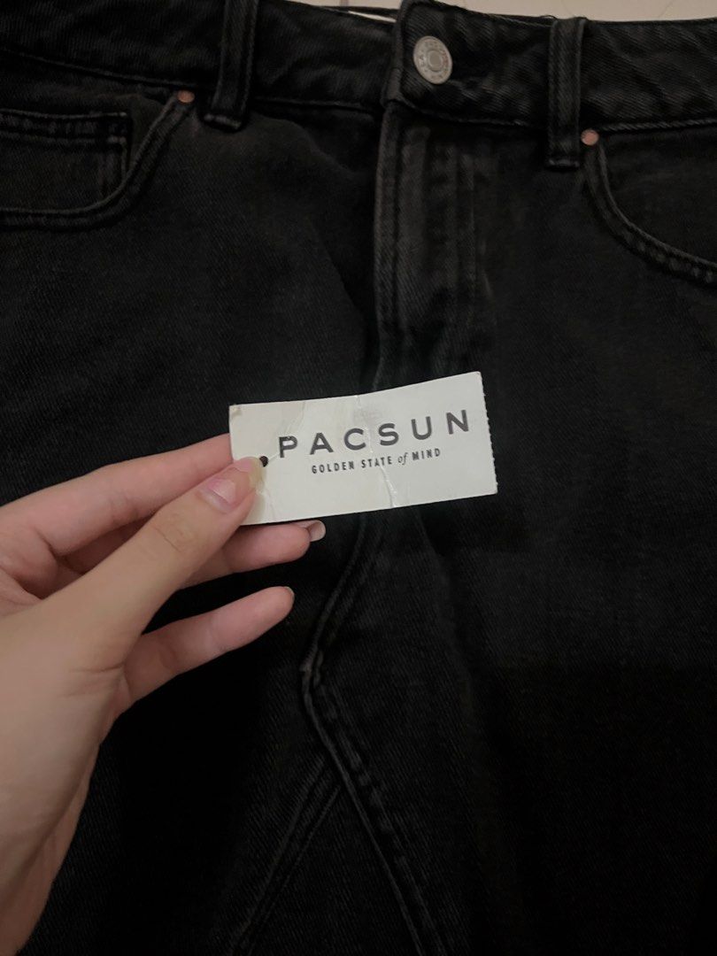 Pacsun black skirt (Category: Skirts) located in Pasig City. Submitted by skydecluttering (Listing ID 1465927855, Image 2). Description: size 26 waist.