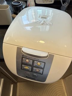 （分類：）位於 。 由 geeteesella 提交（商品編號 1465842980，圖片 1）。簡介： 。