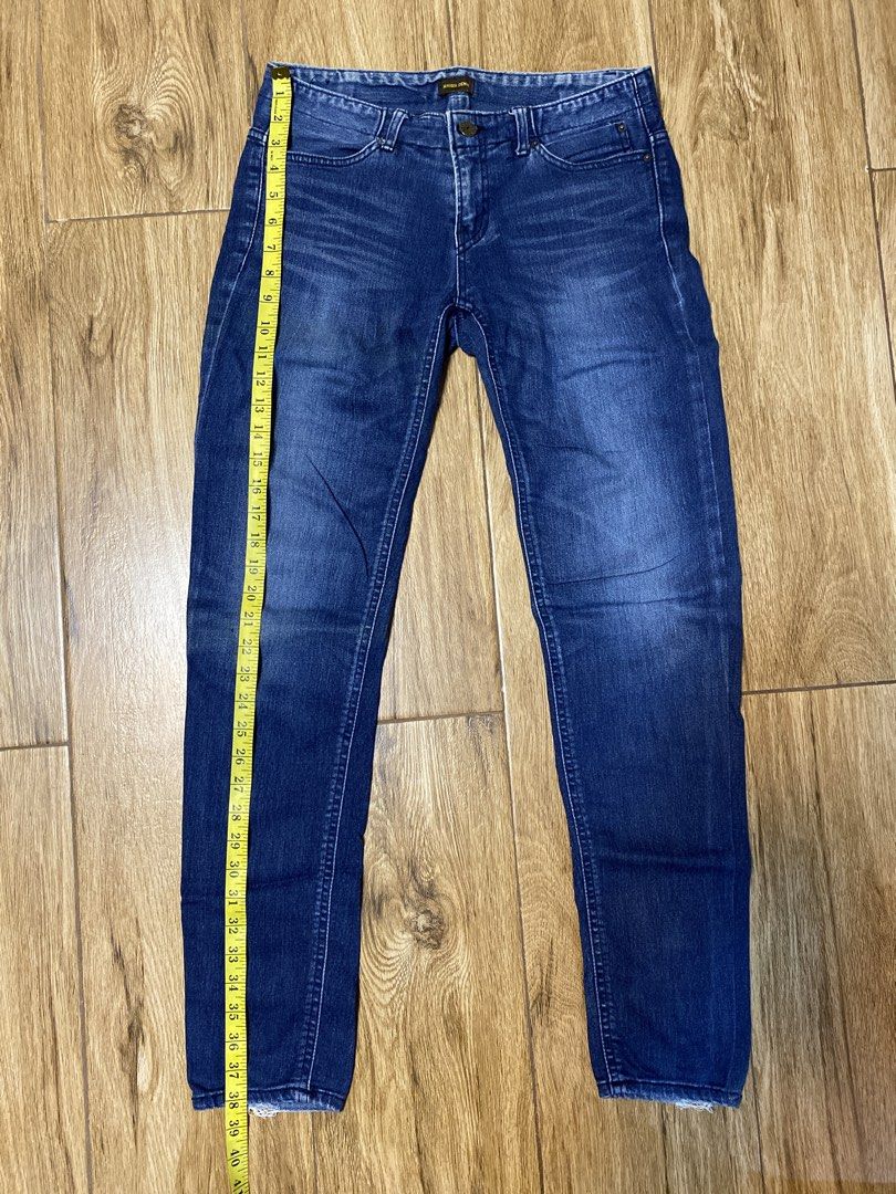 Pants (Category: Jeans) located in Dagupan City. Submitted by lejgumiran07 (Listing ID 1465935319, Image 3). Description: Personal preloved.