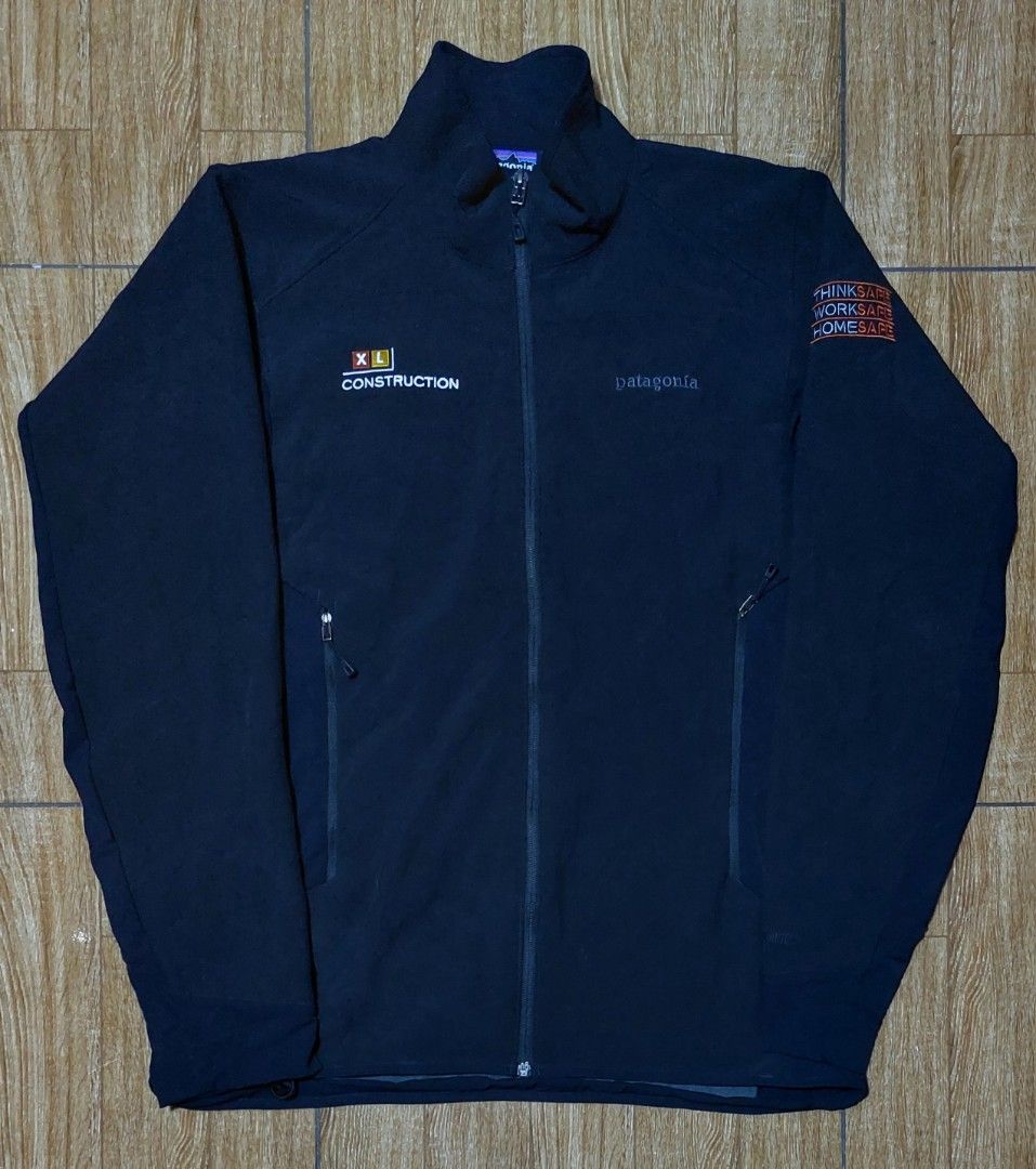 Patagonia Adze Hybrid Jacket (Category: Activewear) located in Baguio. Submitted by wagwagan_001 (Listing ID 1465899116, Image 1). Description: good as new medium 21.5 x 28.