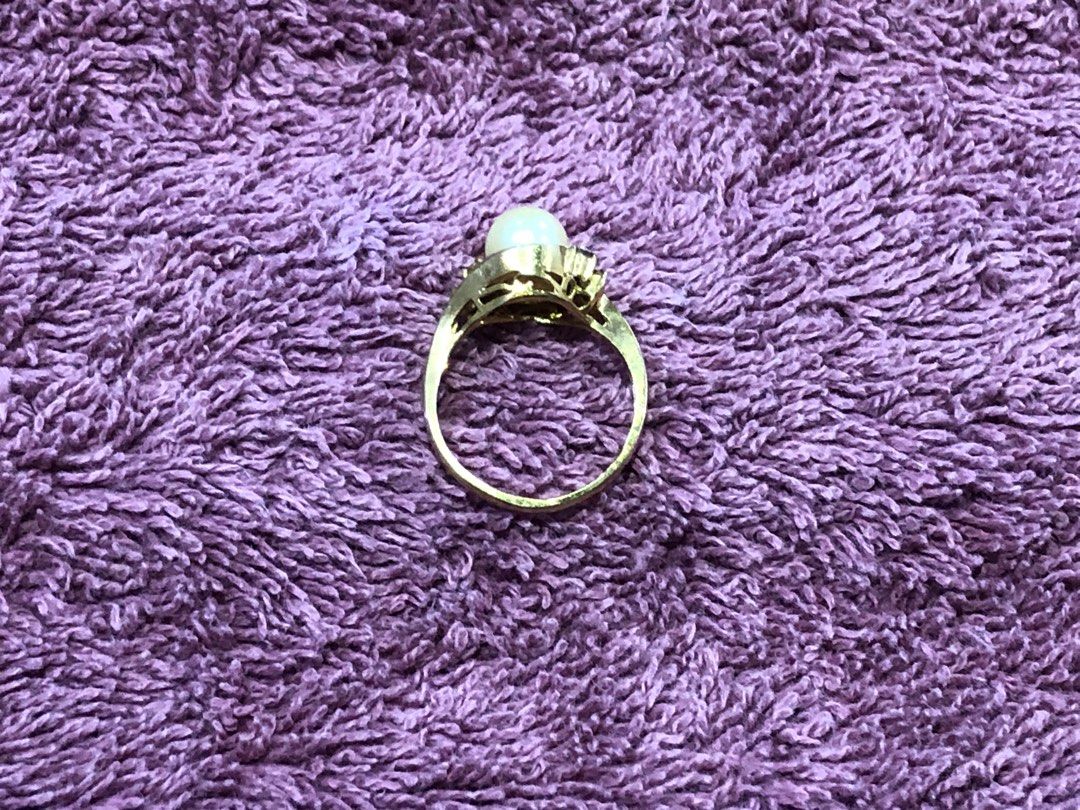 Pearl Ring, Size 6 | 14 Karat Gold Plated (Category: Rings) located in Caloocan City. Submitted by toris.closet.mnl (Listing ID 1465893653, Image 2). Description: Made from pearl 14 karat gold electroplated Size 6 Bought in the USA.