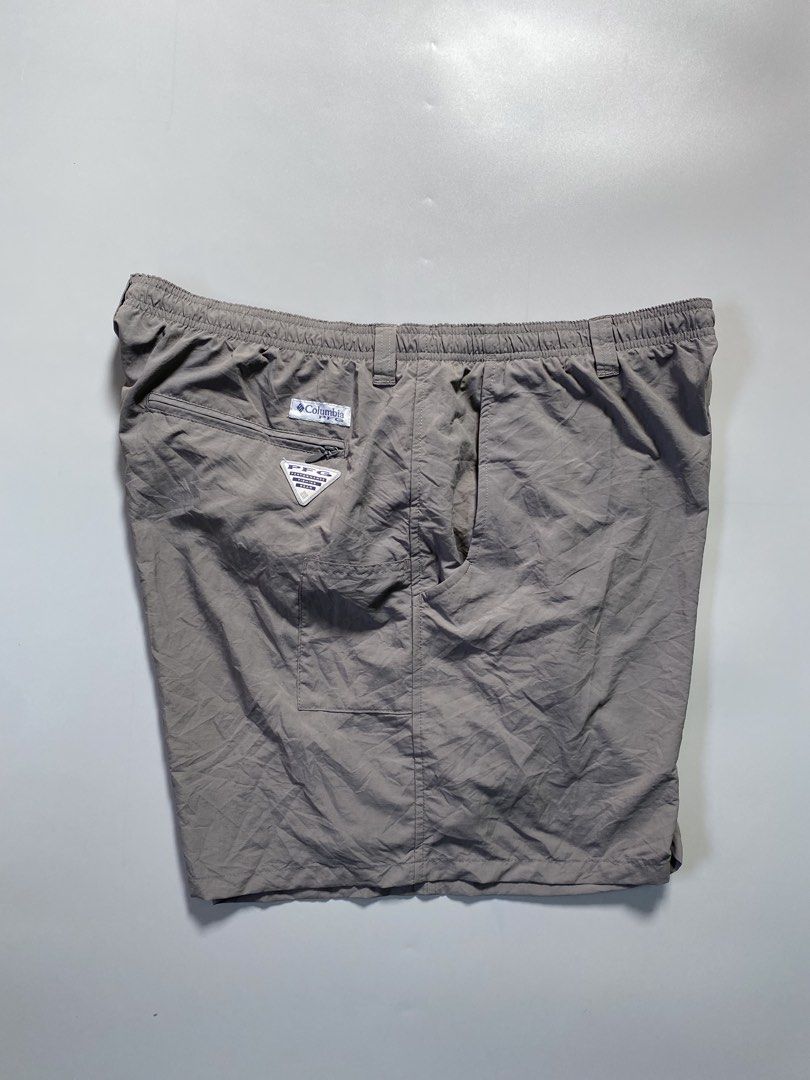 PFG Columbia (Category: Shorts) located in Manila. Submitted by r4y.garm3nts (Listing ID 1465763024, Image 1). Description: Waist 34-42 Length 20.
