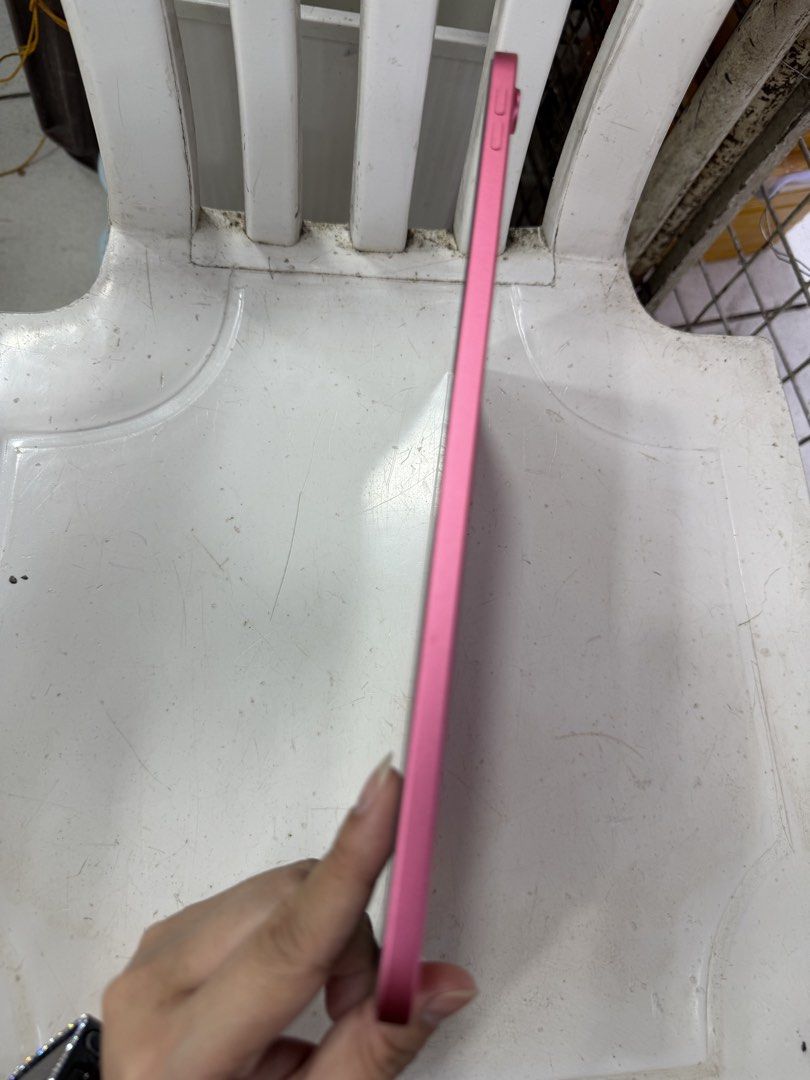 Pink Apple iPad 11th Gen 128GB (Category: iPad) located in San Juan City. Submitted by labsonline (Listing ID 1465919230, Image 2). Description: SALE SALE!! IPAD A16 (11th gen) 128GB WIFI 💯 ORIGINAL 💯 GOOD CONDITION SLIGHTLY USE(pwde sa maarte) COMES WITH:CHARGER AND UNIT ITSELF FREEBIES:tempered glass and case.