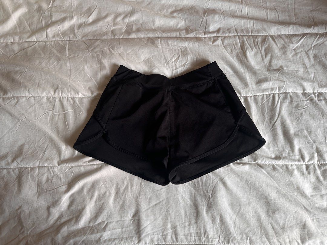 PINK brand shorts (Category: Shorts) located in Los Banos. Submitted by prel0v3d. (Listing ID 1465907848, Image 1). Description: Waist: 25 inches Length: 11.3 inches.
