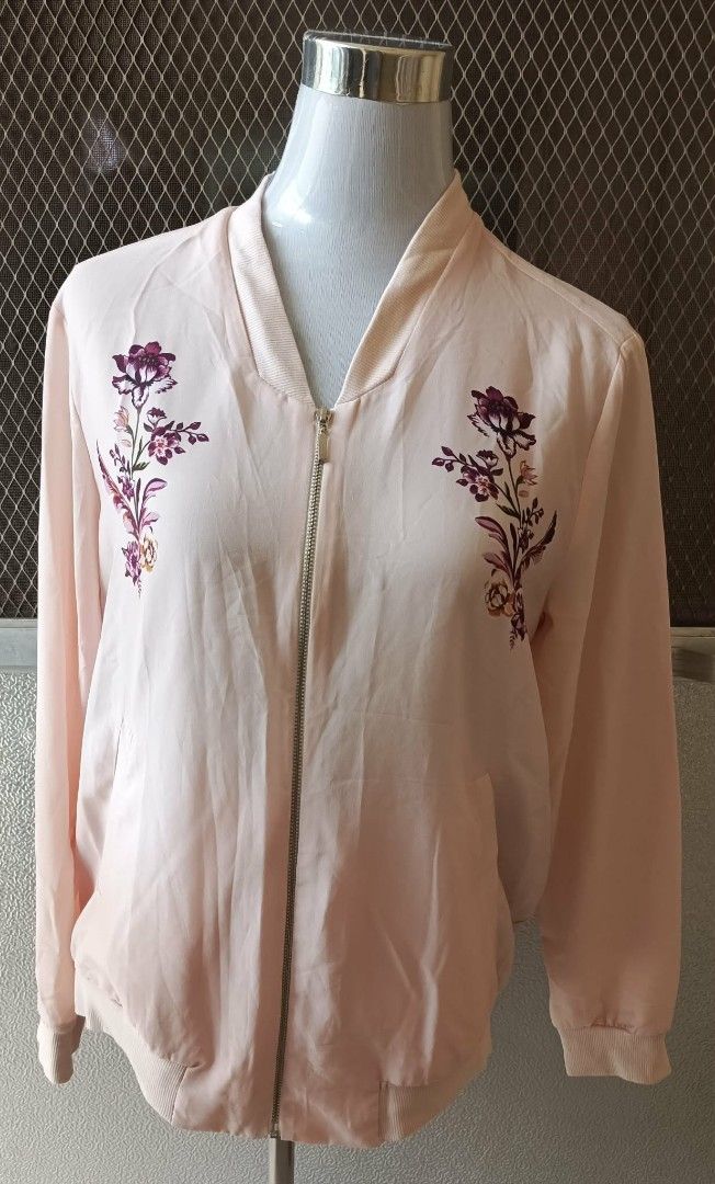 Pink Floral Embroidered Bomber Jacket (Category: Coats, Jackets and Outerwear) located in Cebu City. Submitted by violacloset (Listing ID 1465889440, Image 1). Description: Measurements: length: 24 width: 21.